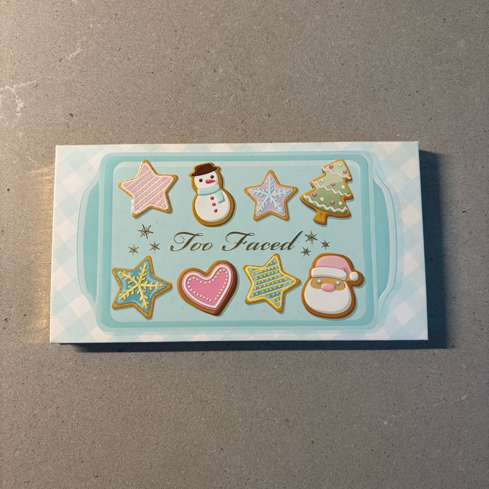 Too Faced Christmas Bake Shoppe Sugar Cookie Eyeshadow Palette